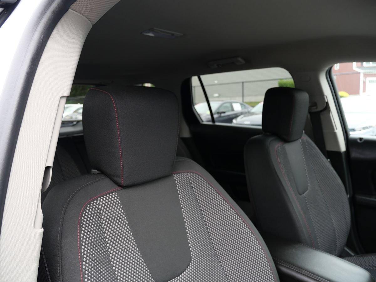 Used 2017 GMC Terrain SLE w/ Convenience Package AWD/4WD image 18