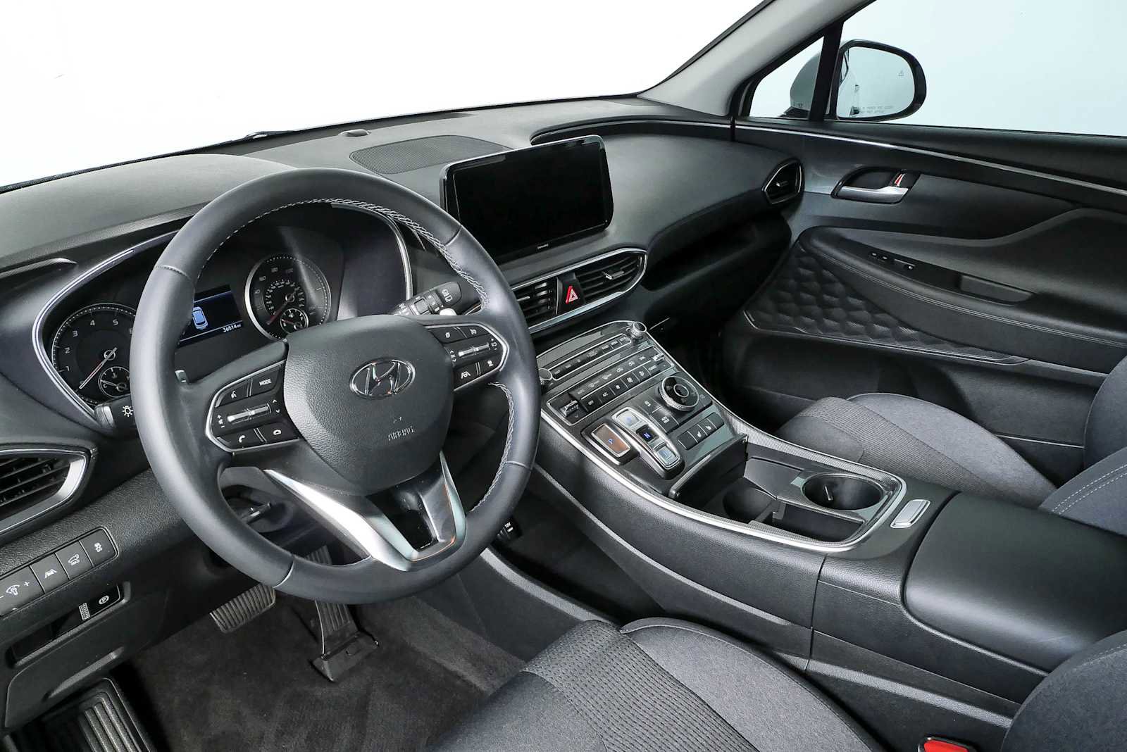 Used 2023 Hyundai Santa Fe SEL w/ Cargo Package AWD/4WD image 4