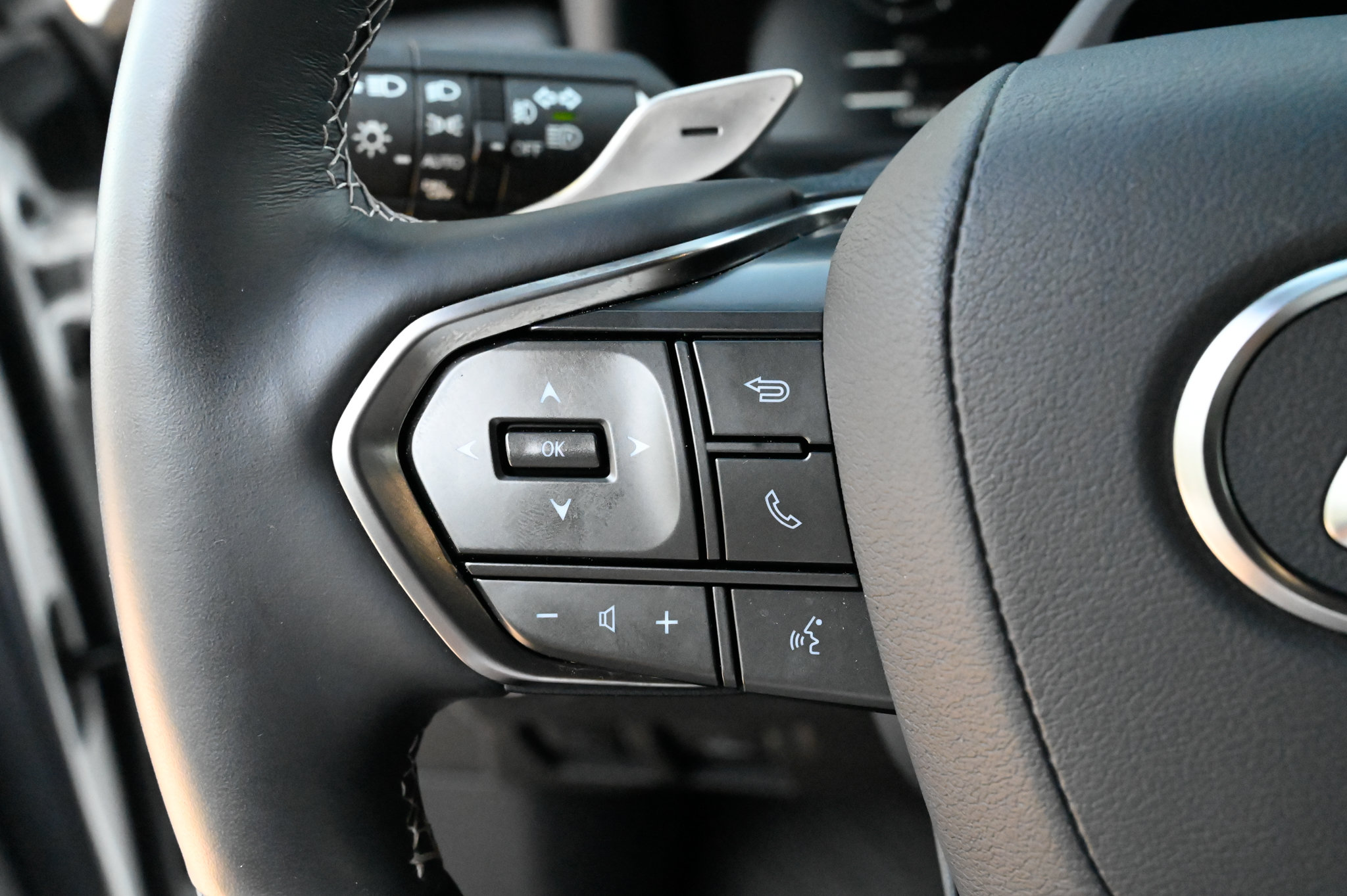 Used 2025 Lexus LX 600 4WD w/ Accessory Package (2T) image 25