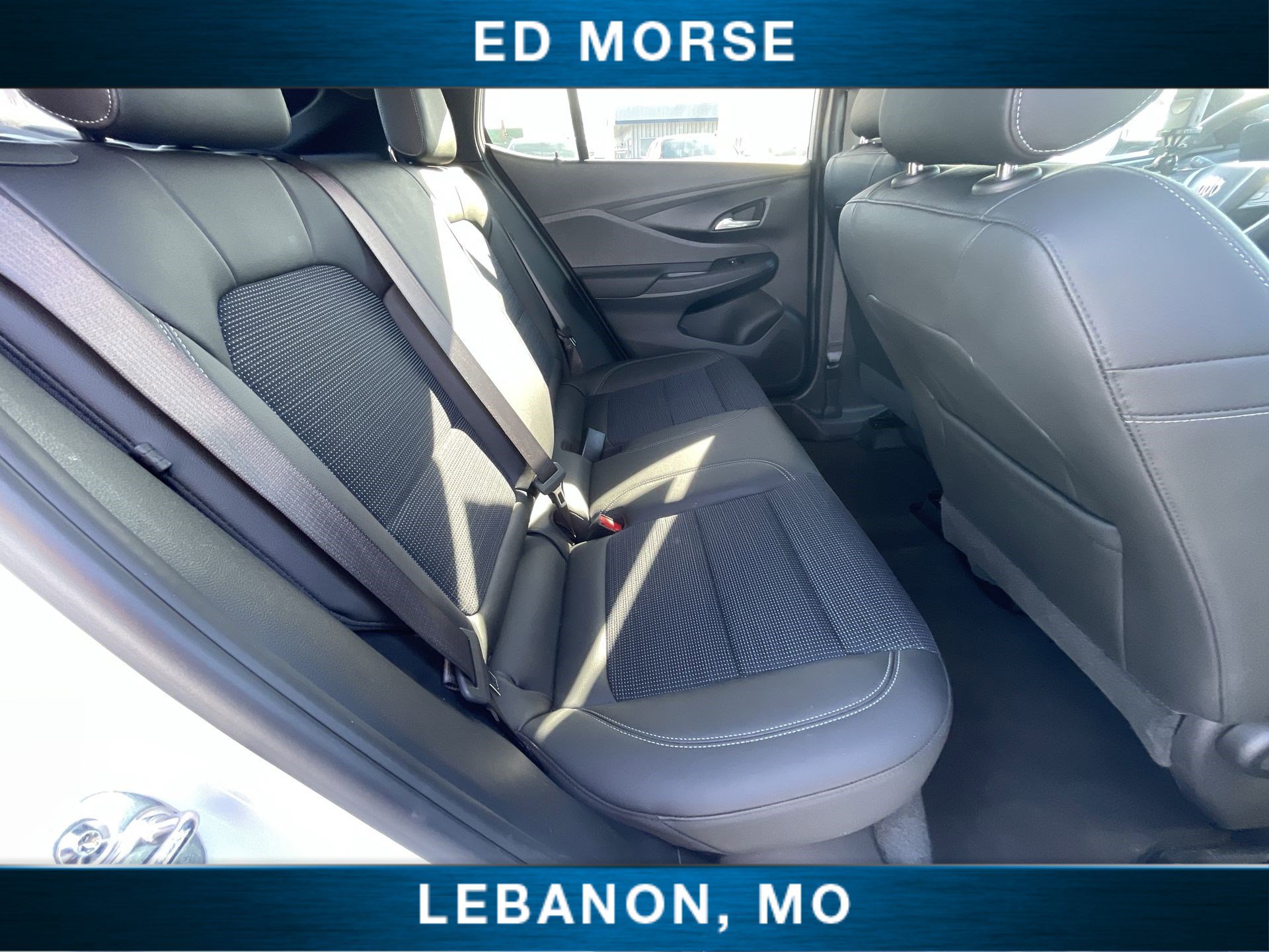 Used 2025 Buick Envista Preferred image 25