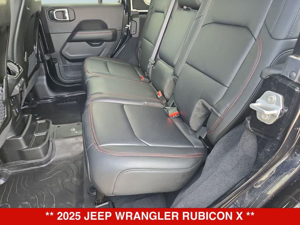 Used 2025 Jeep Wrangler Unlimited Rubicon AWD/4WD image 17