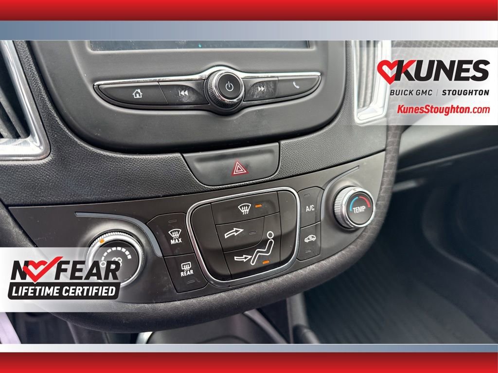 Used 2017 Chevrolet Malibu LT image 32