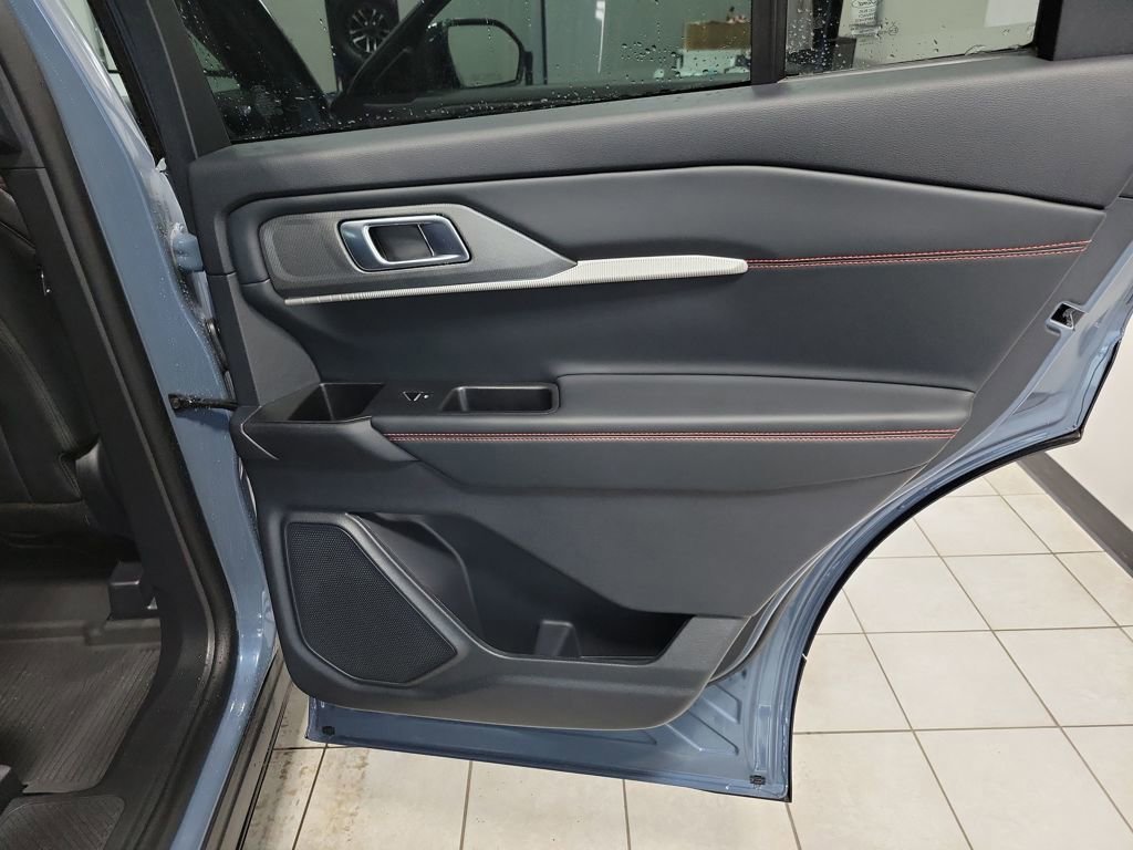 Used 2025 Ford Explorer ST image 21
