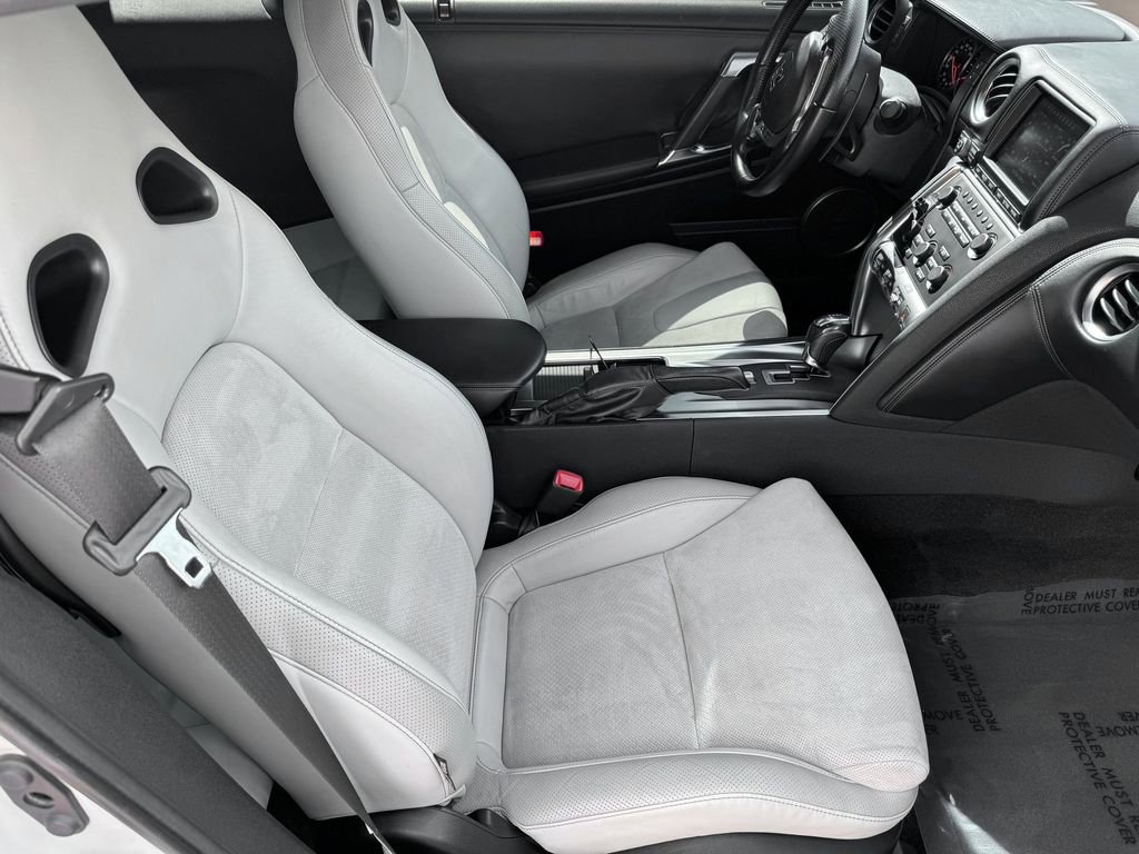 Used 2009 Nissan GT-R Premium AWD/4WD image 25