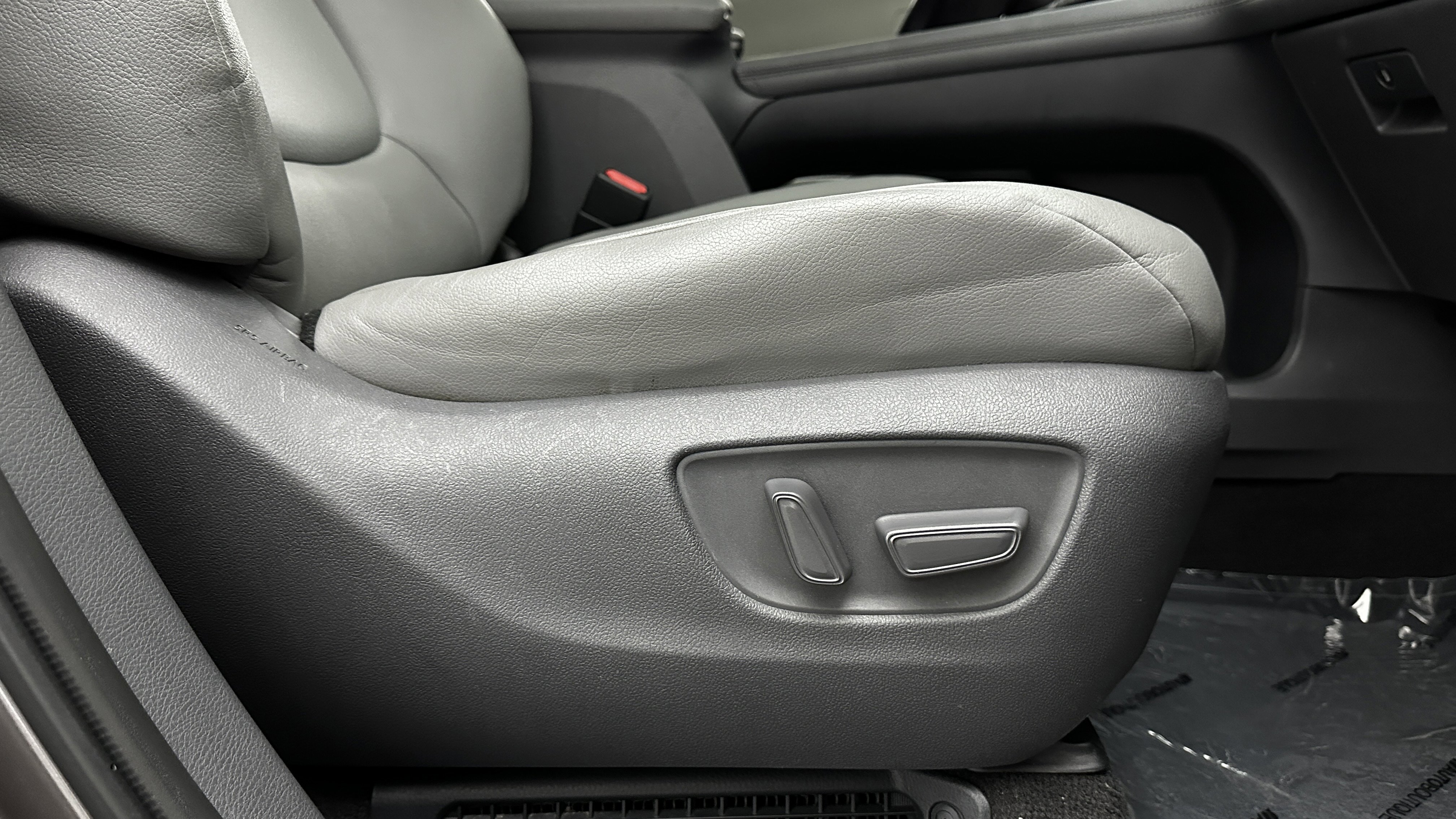 Used 2021 Toyota Sienna XLE image 38