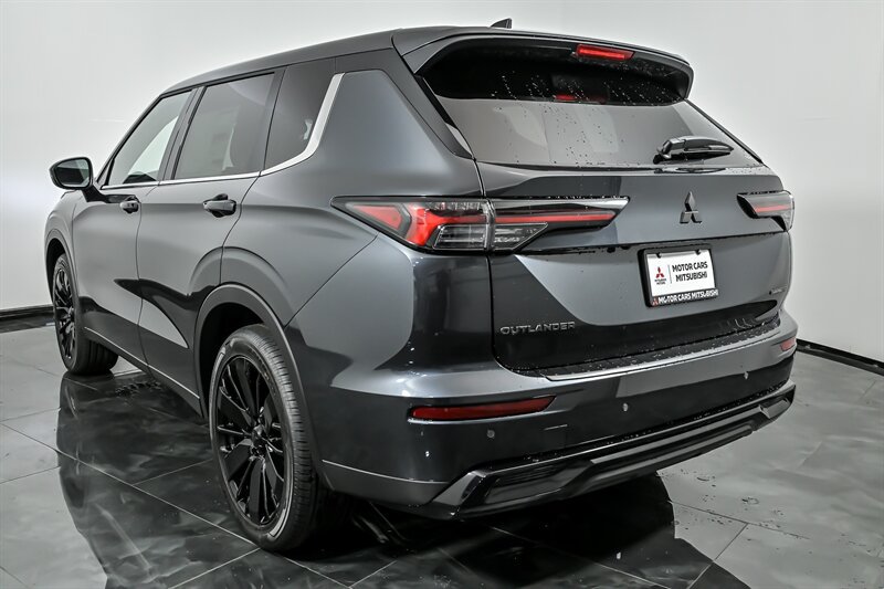 New 2026 Mitsubishi Outlander LE FWD image 32