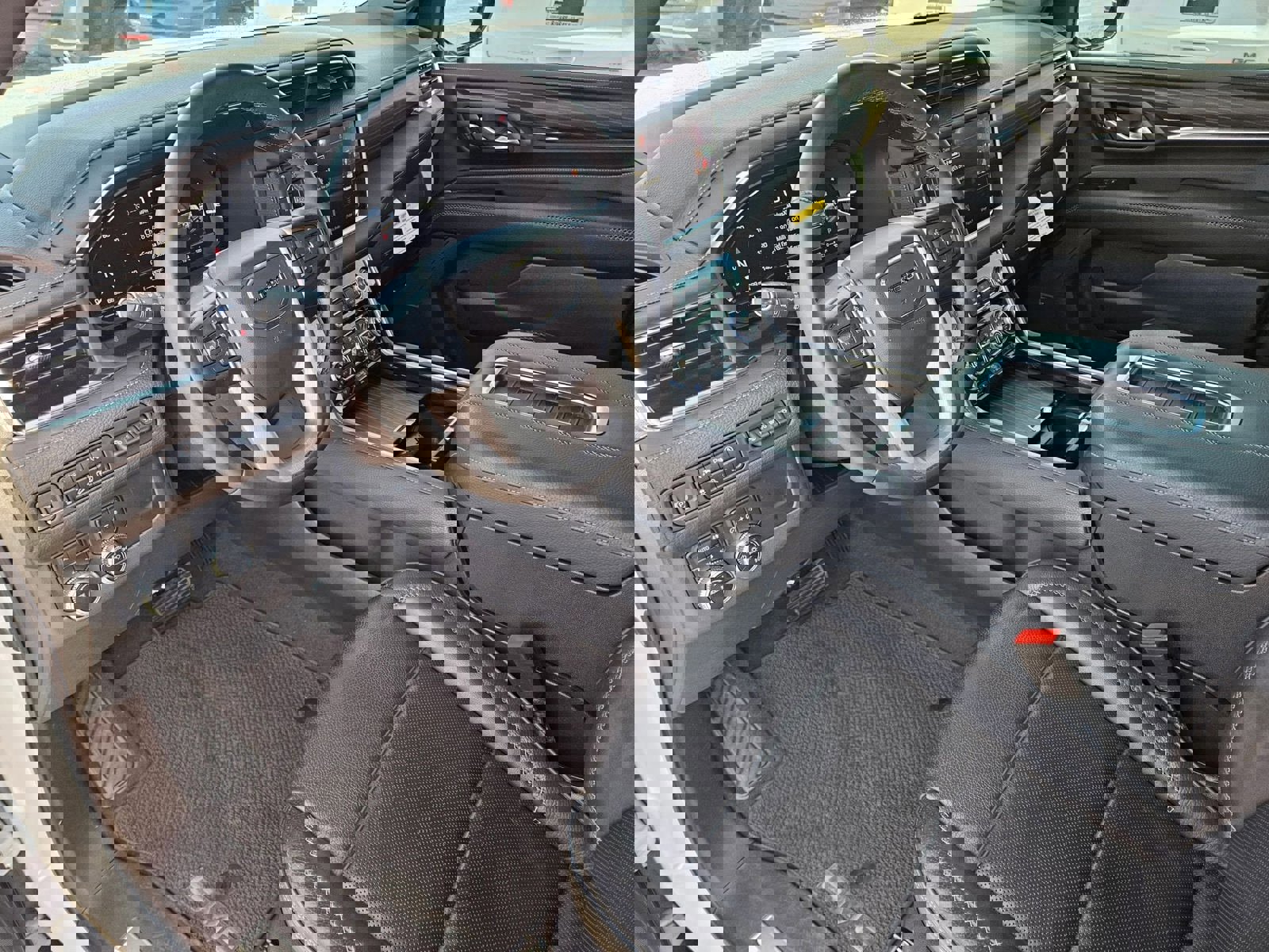 Used 2023 GMC Yukon Denali image 12