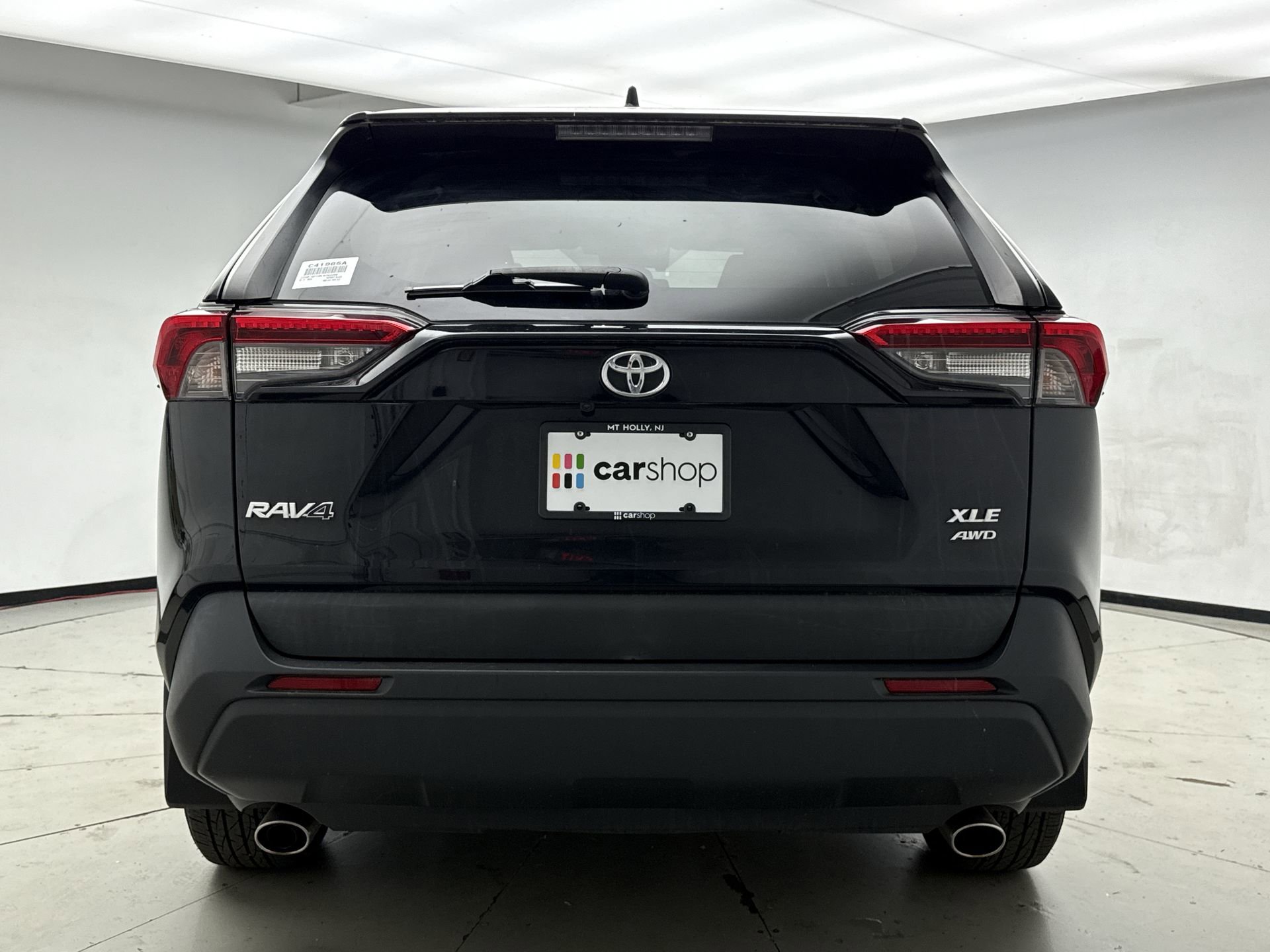 Used 2019 Toyota RAV4 XLE w/ Convenience Package AWD/4WD image 4
