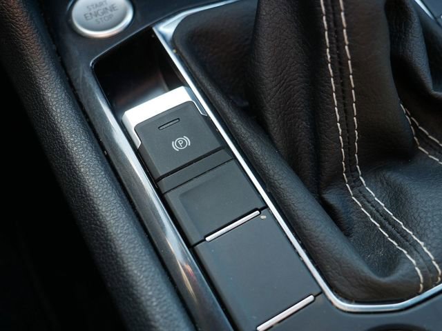 Certified 2023 Volkswagen Tiguan SEL R-Line image 36