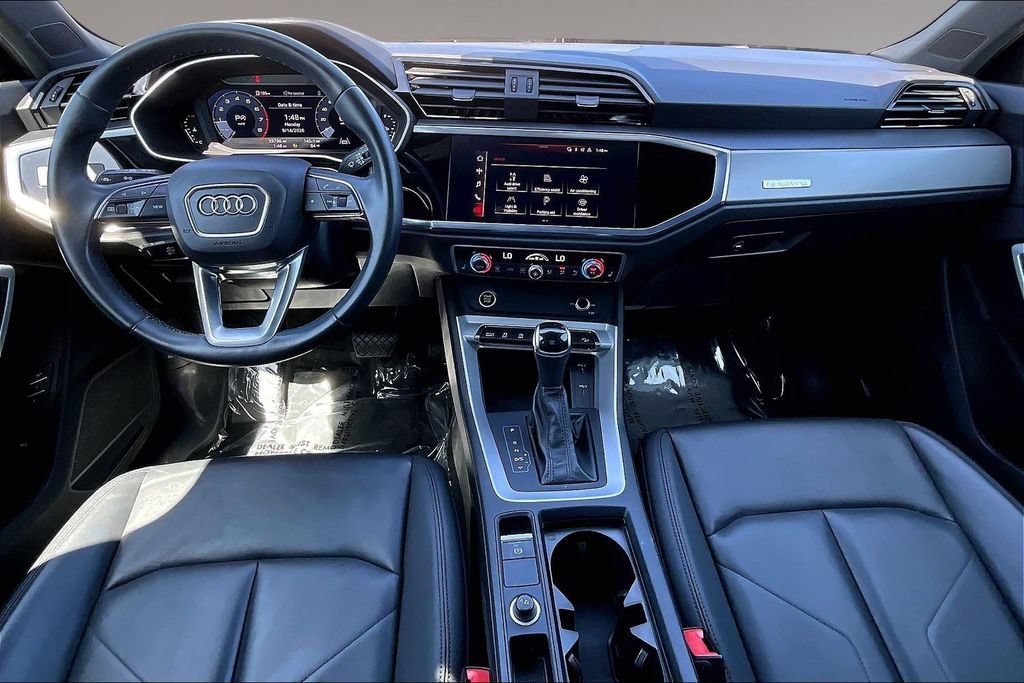 Used 2022 Audi Q3 2.0T Premium w/ Convenience Package AWD/4WD image 7