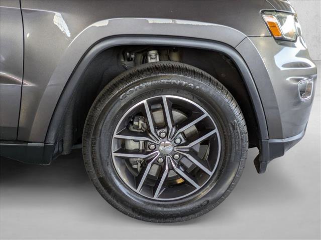 Used 2018 Jeep Grand Cherokee Limited image 23
