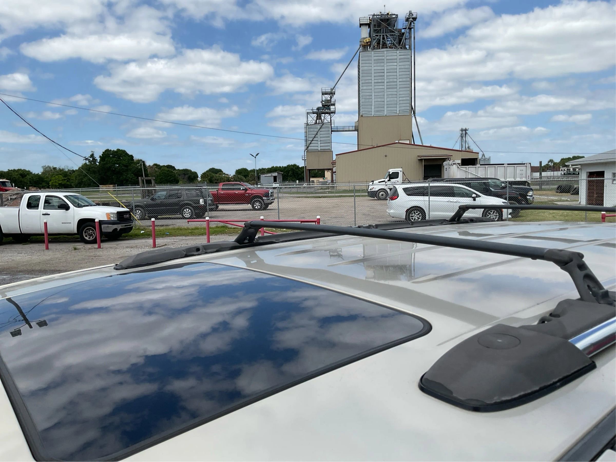 Used 2014 Chrysler Town & Country Limited w/ Luxury Group FWD image 11