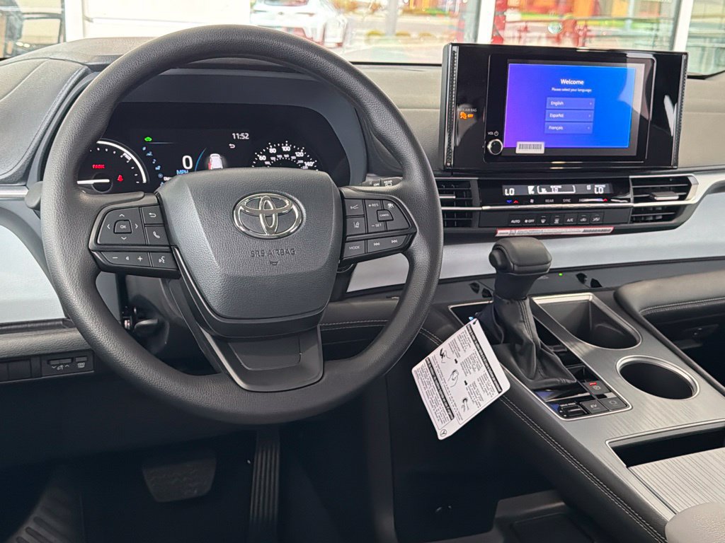 New 2026 Toyota Sienna LE FWD image 27