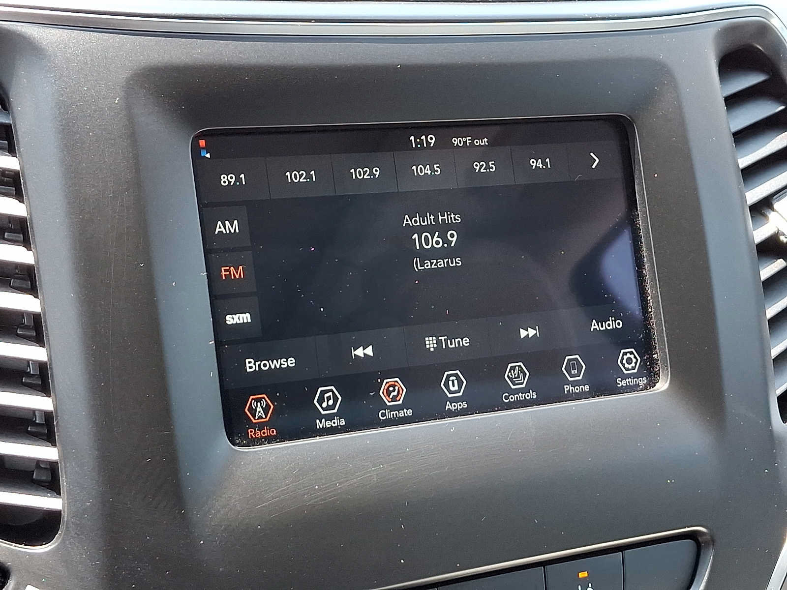 Used 2021 Jeep Cherokee Latitude Lux w/ Sun & Sound Group AWD/4WD image 29