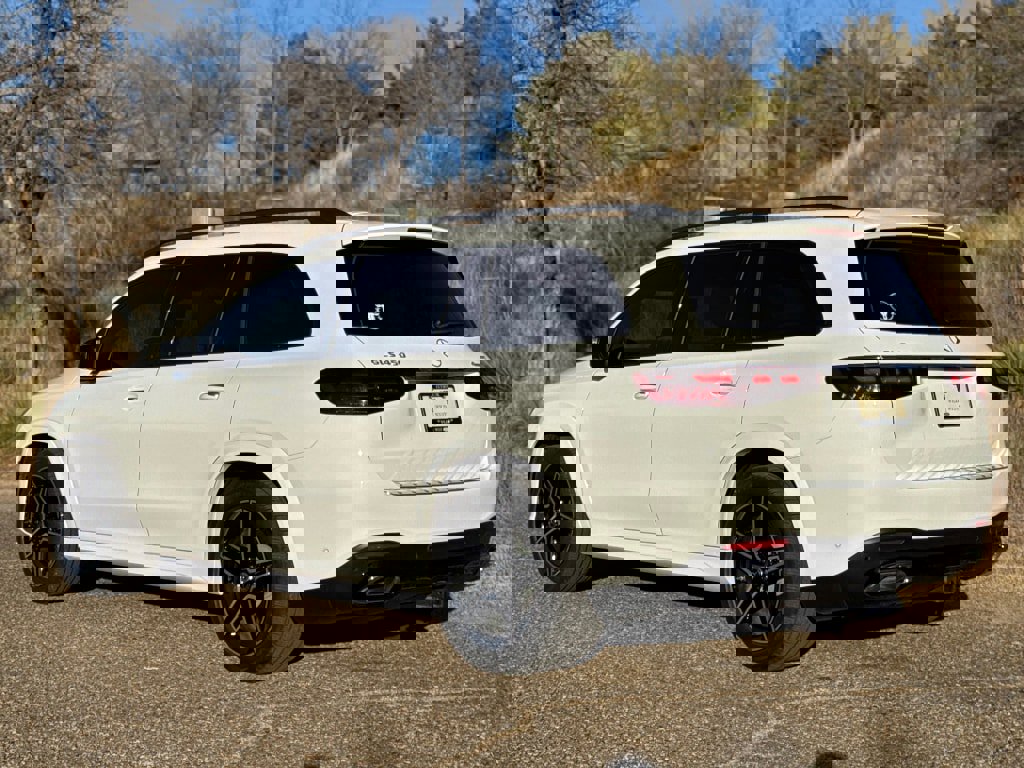 Used 2025 Mercedes-Benz GLS 450 4MATIC image 7