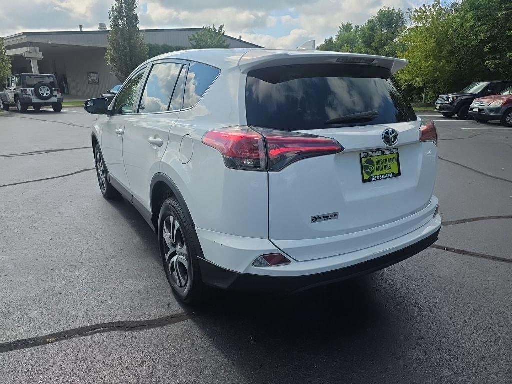 Used 2018 Toyota RAV4 LE w/ All Weather Liner Package FWD image 5