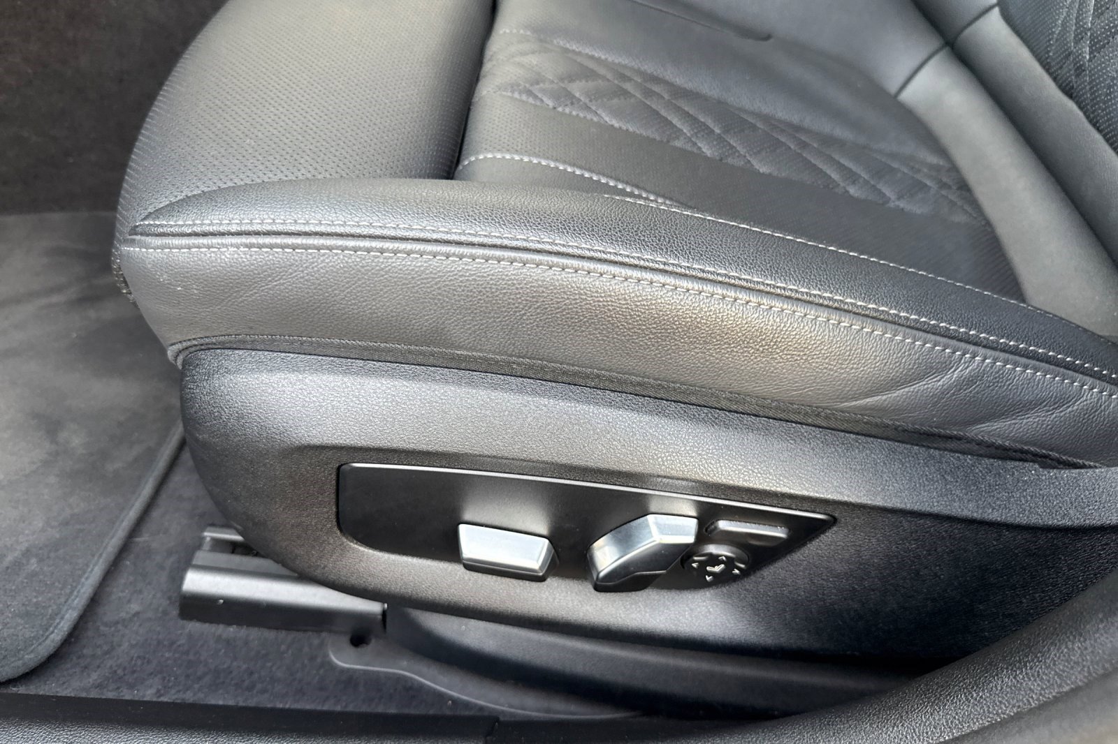 Certified 2023 BMW 530i w/ Premium Package image 14