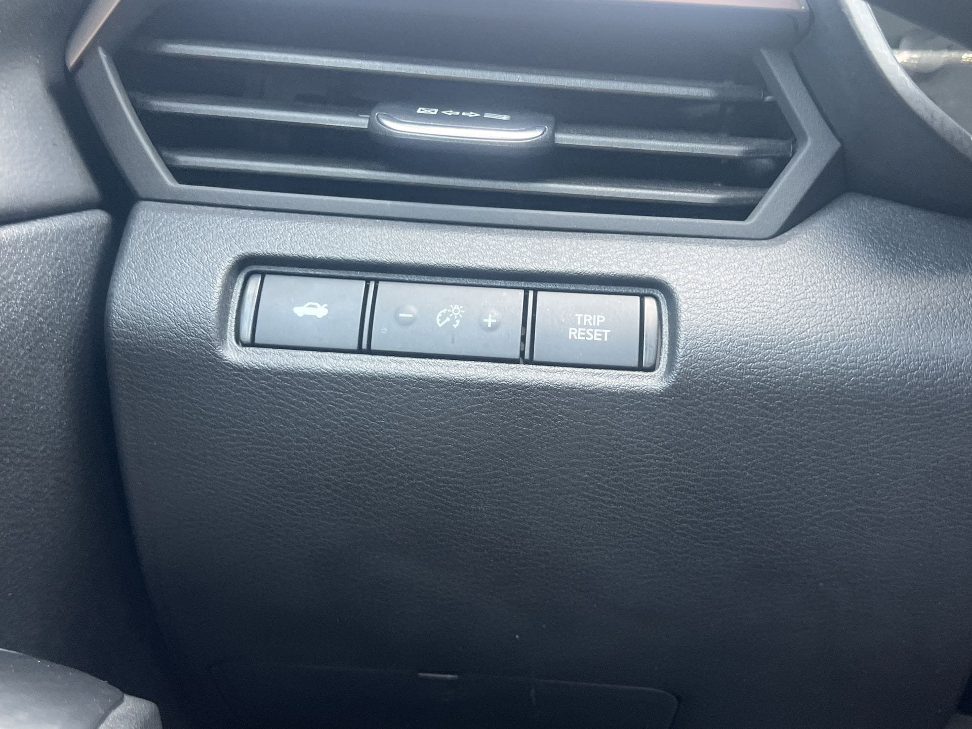 Certified 2021 Nissan Altima 2.5 SR FWD image 13