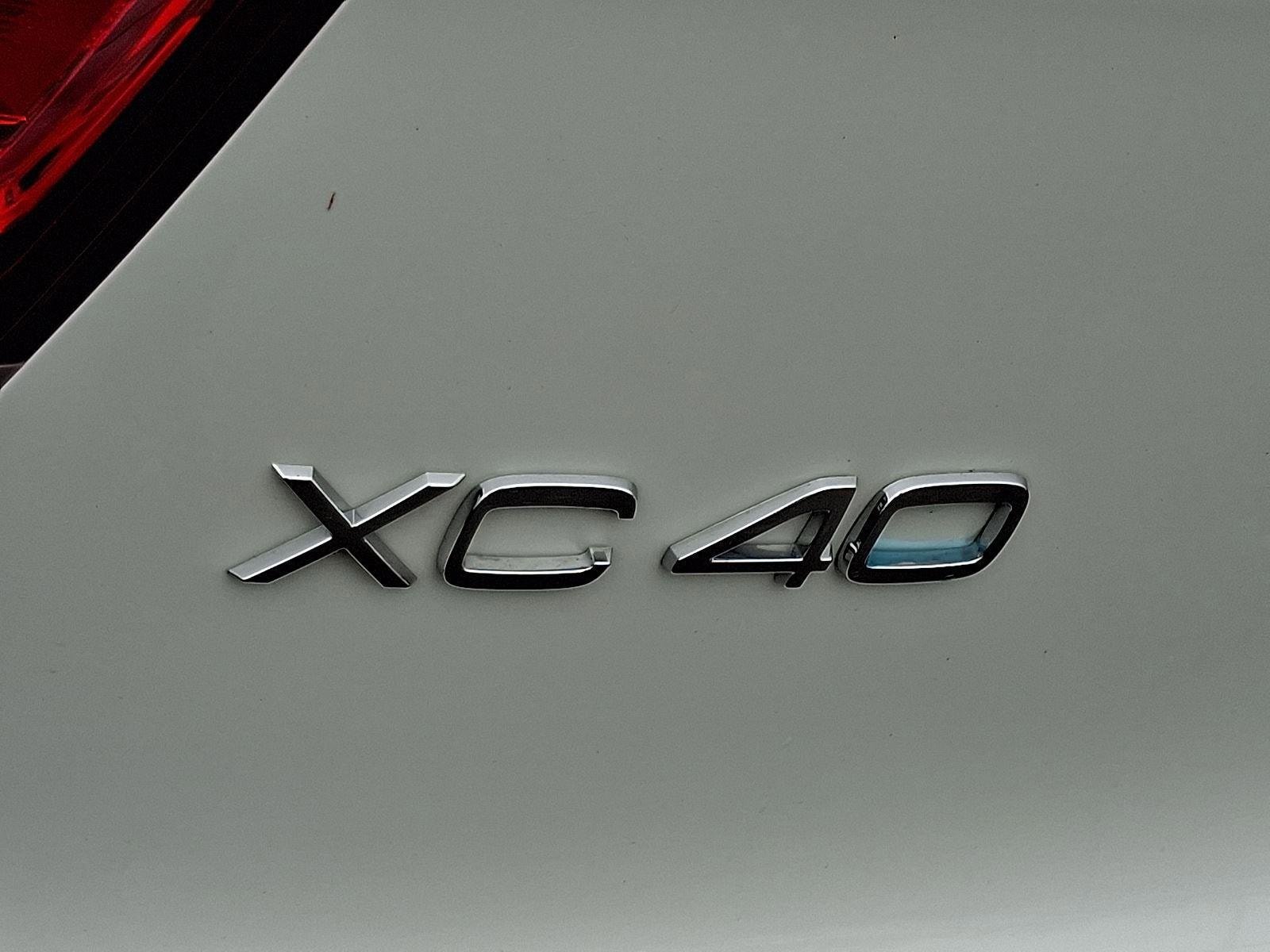 Certified 2023 Volvo XC40 B5 Ultimate w/ Protection Package Premier AWD/4WD image 31