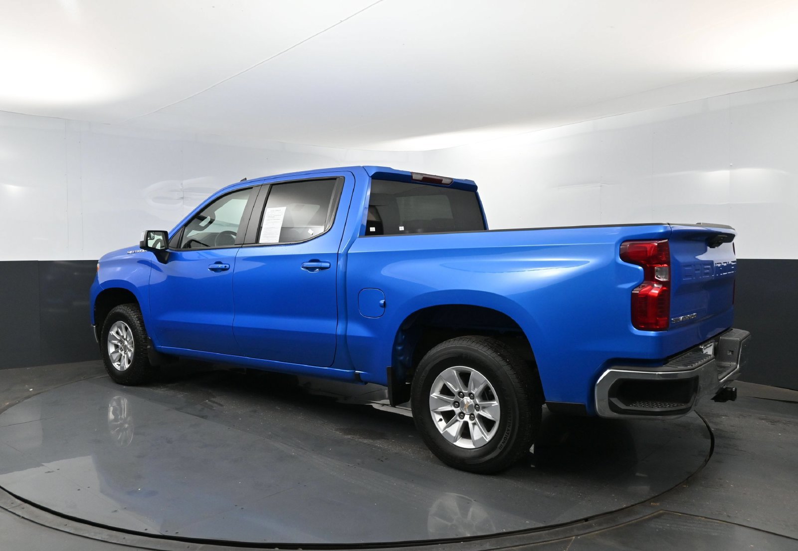 Used 2025 Chevrolet Silverado 1500 LT AWD/4WD image 20