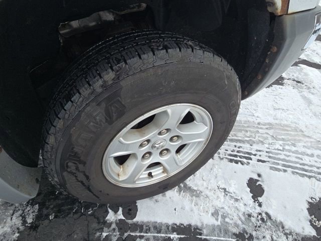 Used 2005 Dodge Dakota SLT w/ Interior Convenience Group AWD/4WD image 25