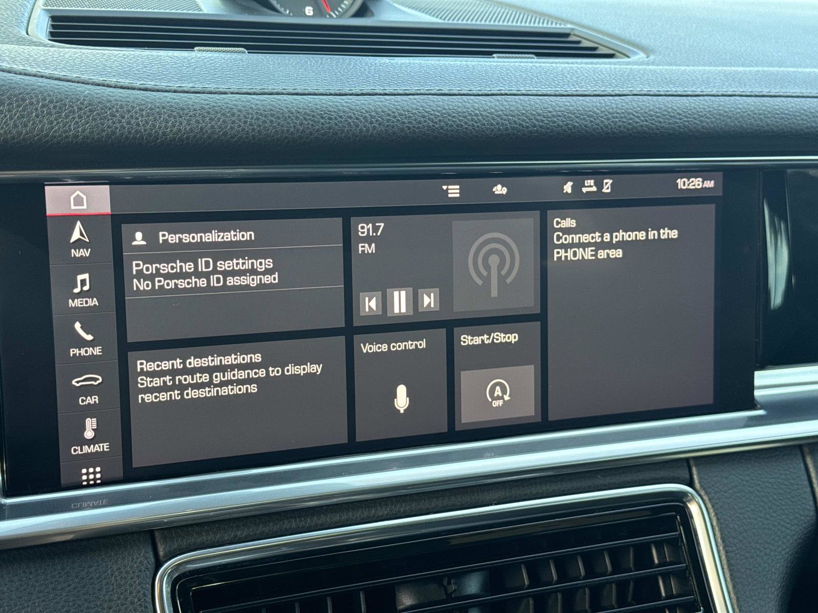 Used 2021 Porsche Panamera image 25