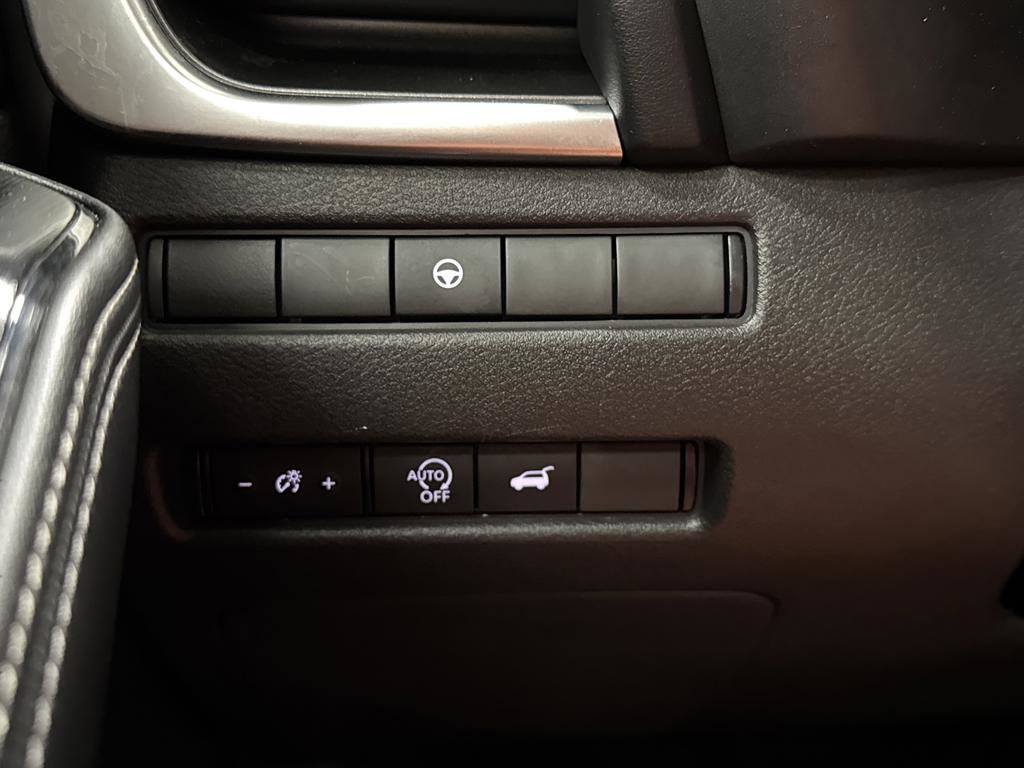 Used 2023 Nissan Rogue SV w/ SV Premium B Package image 24
