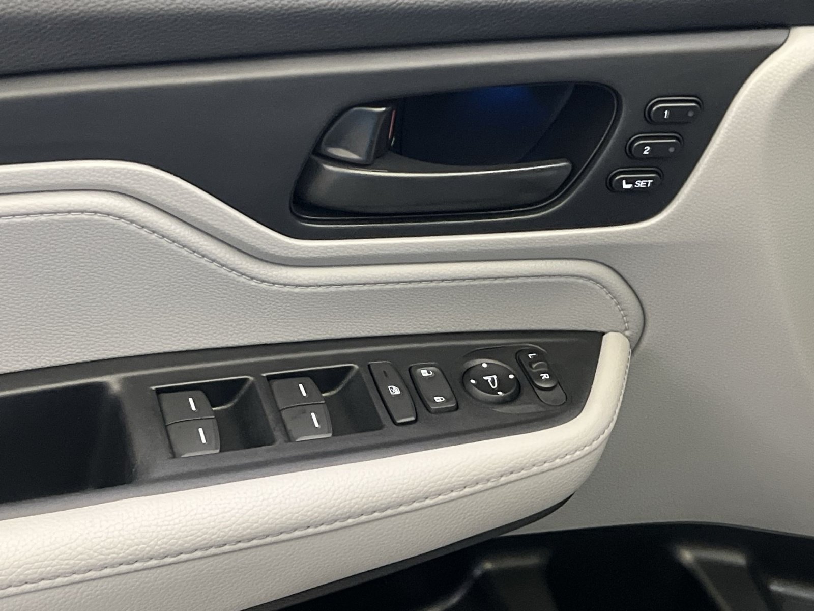Used 2023 Honda Odyssey EX-L image 14