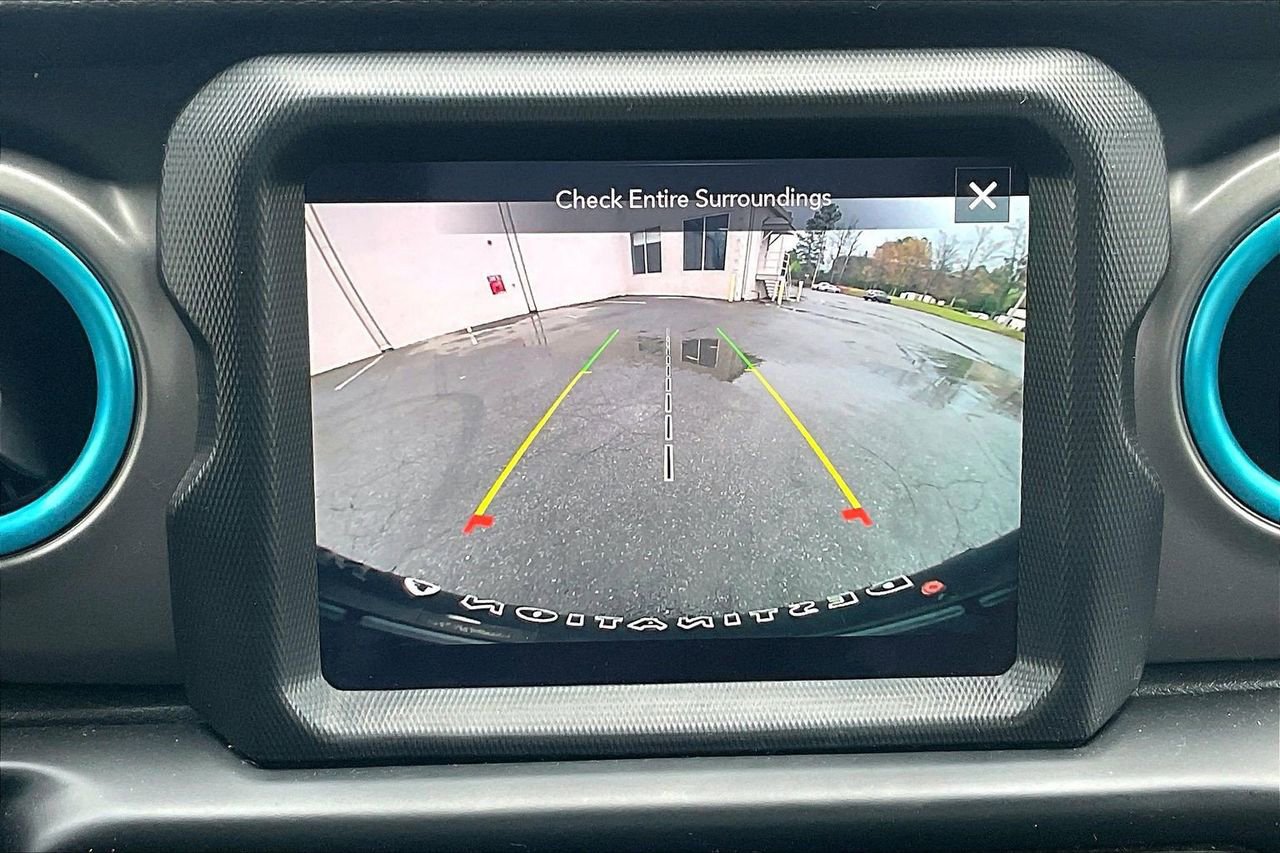 Certified 2023 Jeep Wrangler Unlimited w/ Cold Weather Group image 15