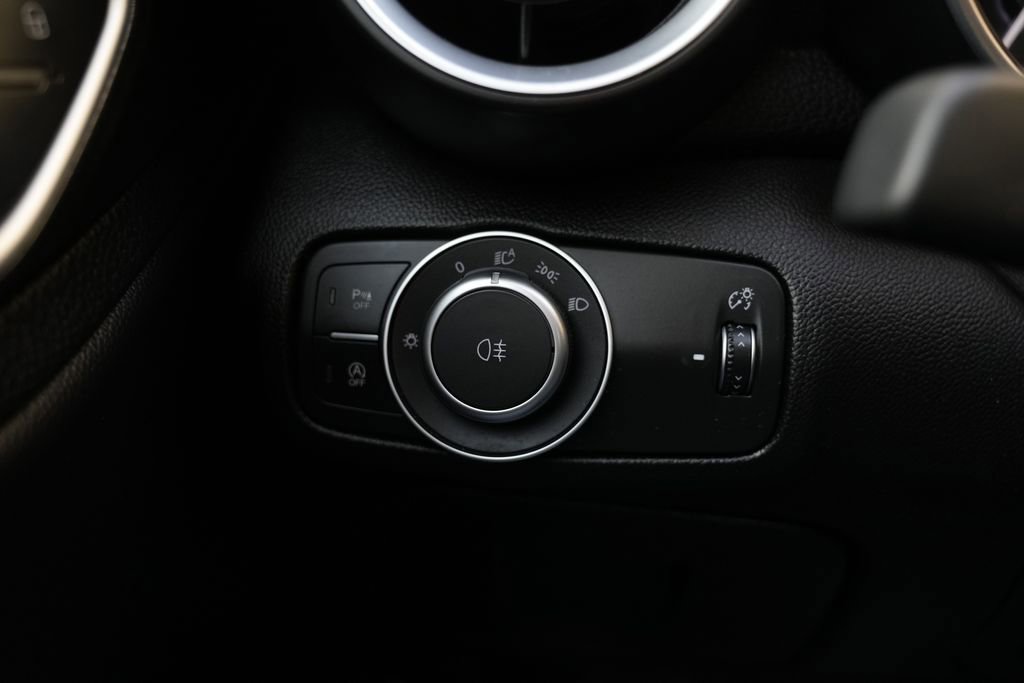 Used 2018 Alfa Romeo Giulia image 49