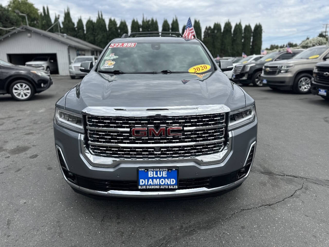 Used 2020 GMC Acadia Denali w/ Denali Ultimate Package AWD/4WD image 2