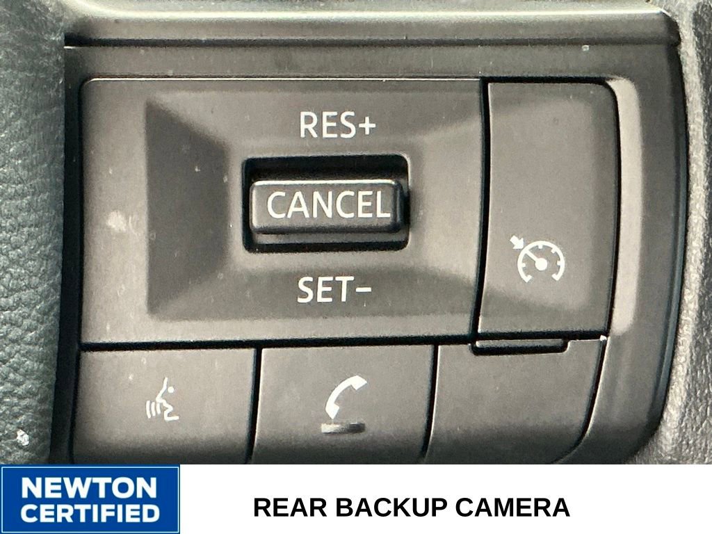 Used 2025 Nissan Rogue S FWD image 29