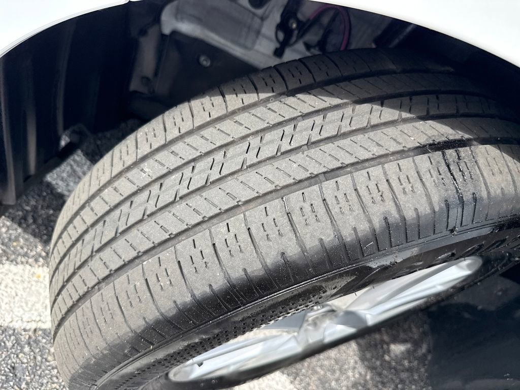 Used 2025 Toyota Camry LE w/ Convenience Package image 29