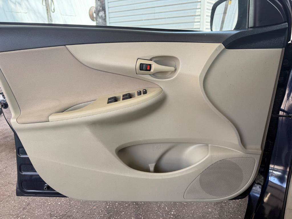 Used 2013 Toyota Corolla L FWD image 23