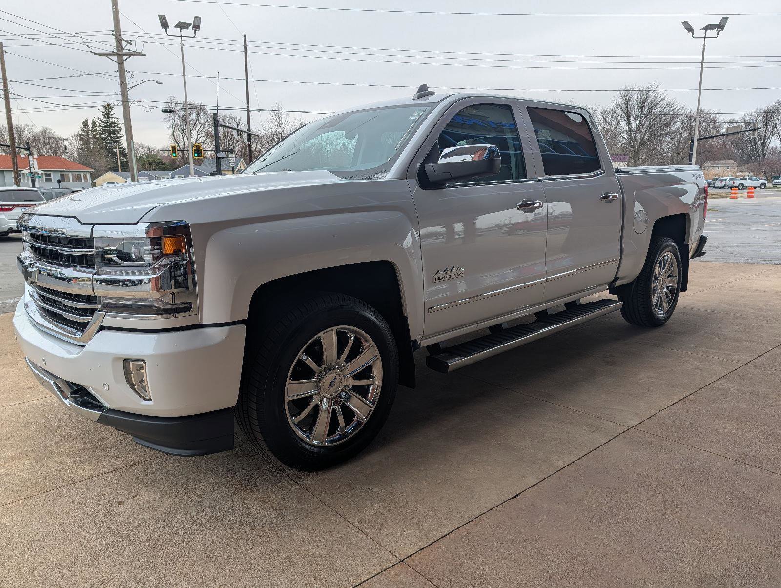 Used 2018 Chevrolet Silverado 1500 High Country image 3