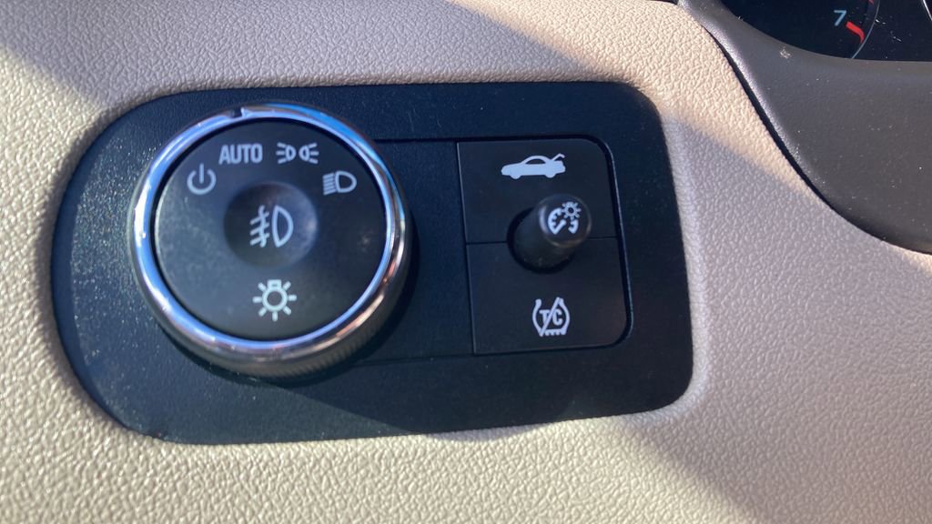 Used 2011 Chevrolet Impala LT w/ Luxury Edition Package image 23
