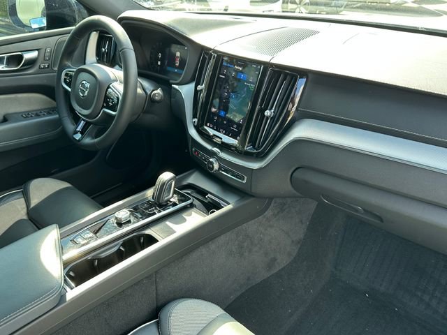 Used 2022 Volvo XC60 T8 R-Design w/ Advanced Package image 10