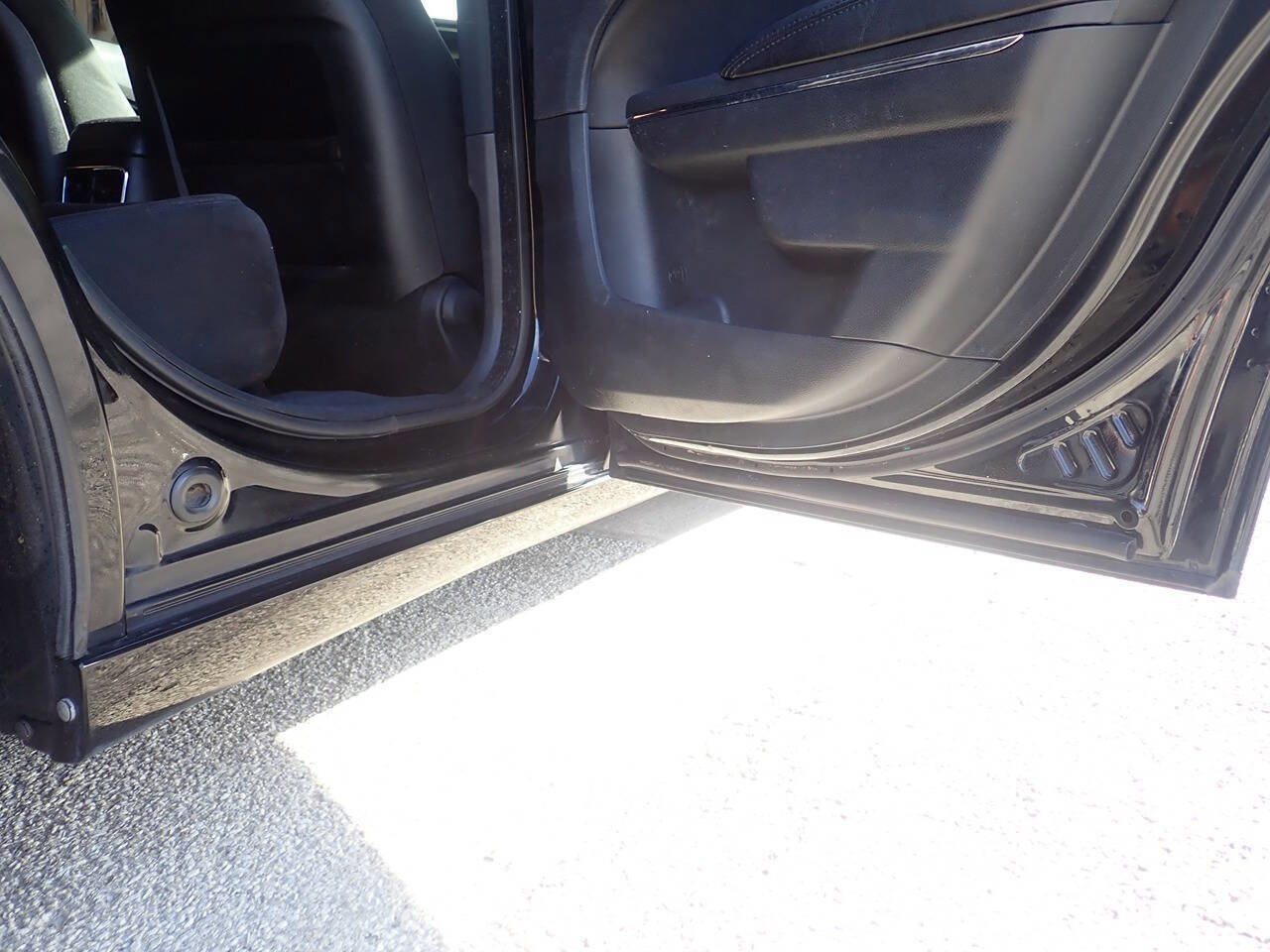 Used 2013 Dodge Charger SE image 27