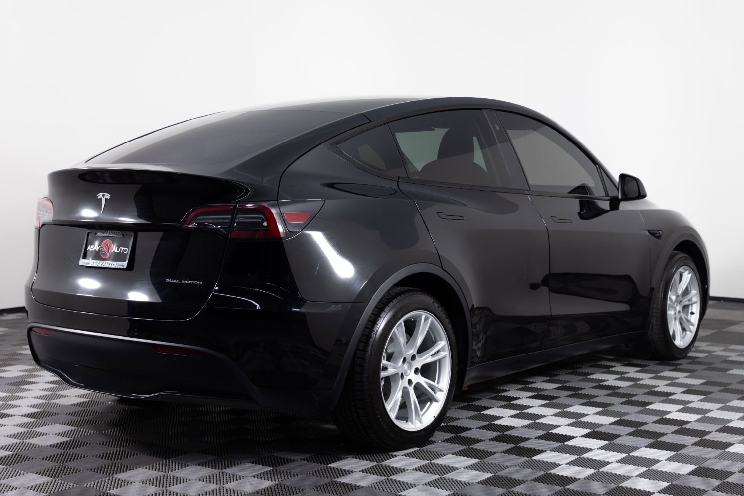 Used 2021 Tesla Model Y Long Range AWD/4WD image 7
