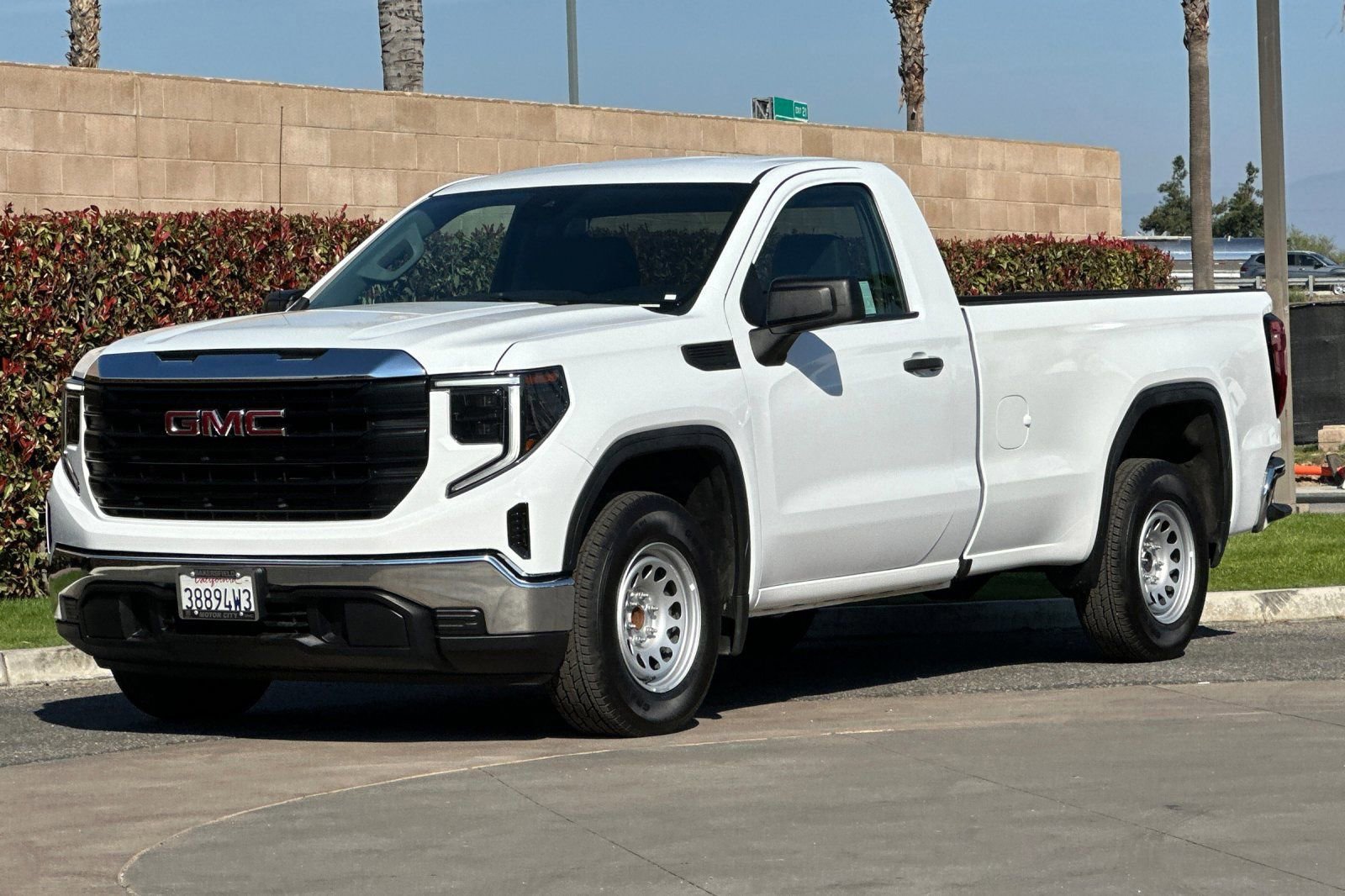 Used 2023 GMC Sierra 1500 Pro w/ Convenience Package image 8