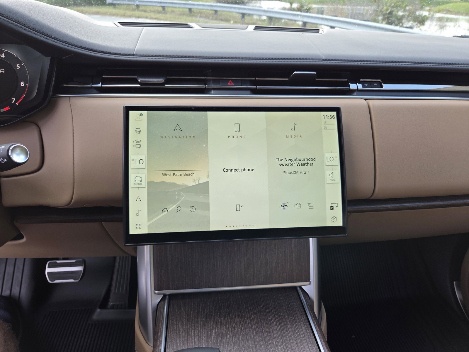 New 2025 Land Rover Range Rover SE image 15