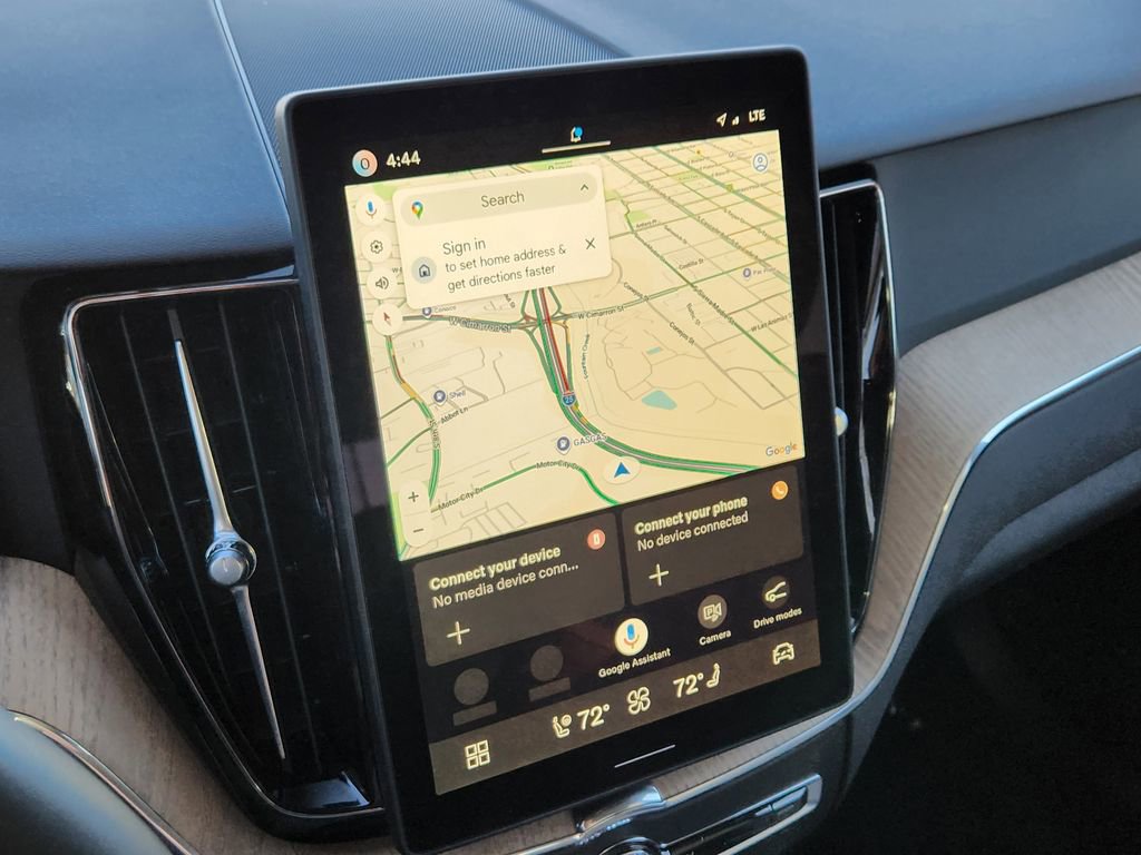 New 2026 Volvo XC60 B5 Plus w/ Climate Package image 7