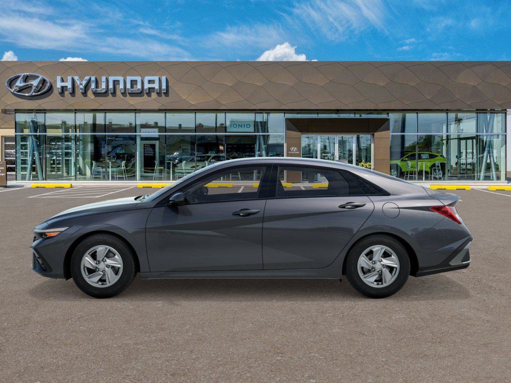 New 2026 Hyundai Elantra SE FWD image 3