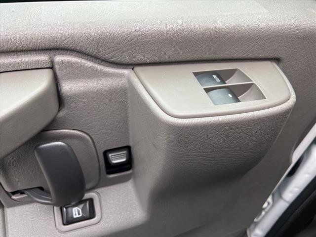 Used 2019 Chevrolet Express 2500 w/ Driver Convenience Package RWD image 8