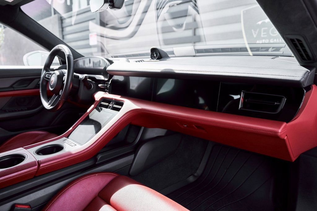 Used 2020 Porsche Taycan Turbo image 41