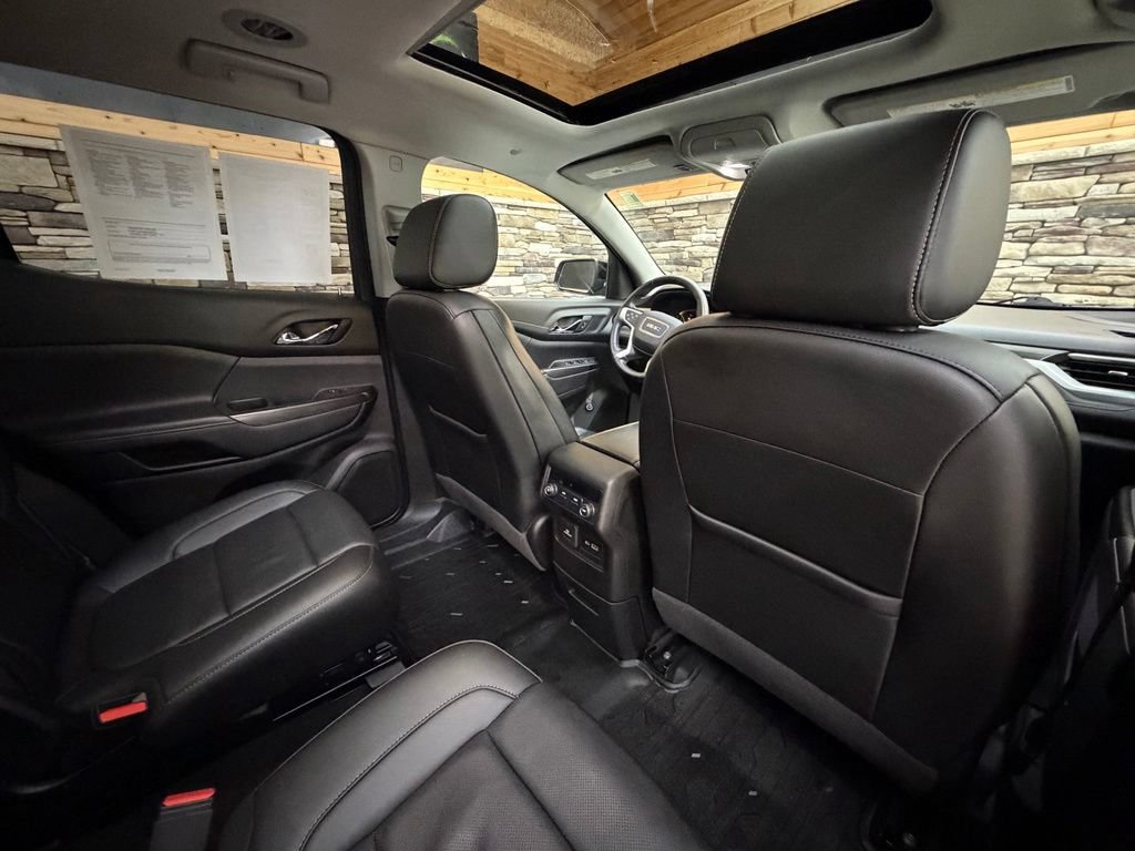 Used 2021 GMC Acadia SLT AWD/4WD image 49