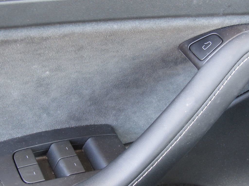 Used 2024 Tesla Model Y Long Range image 31