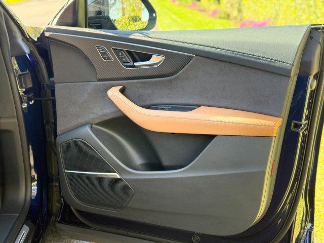 Used 2024 Audi RS Q8 image 28