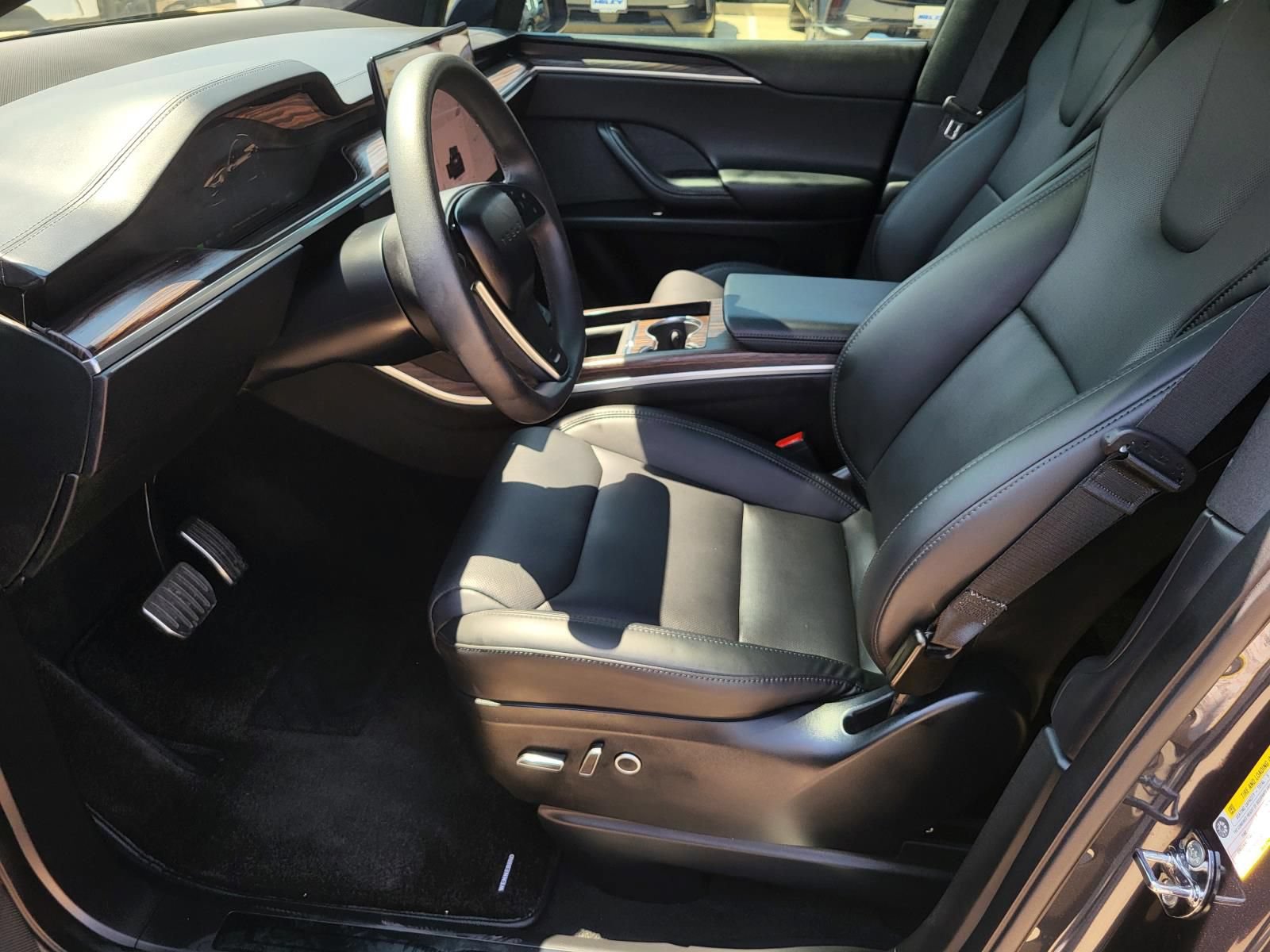 Used 2024 Tesla Model X AWD/4WD image 25