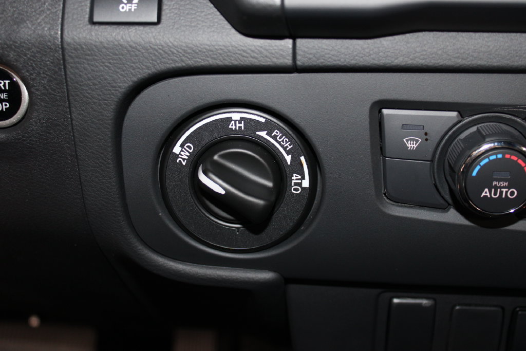 Used 2025 Nissan Frontier PRO-4X AWD/4WD image 37